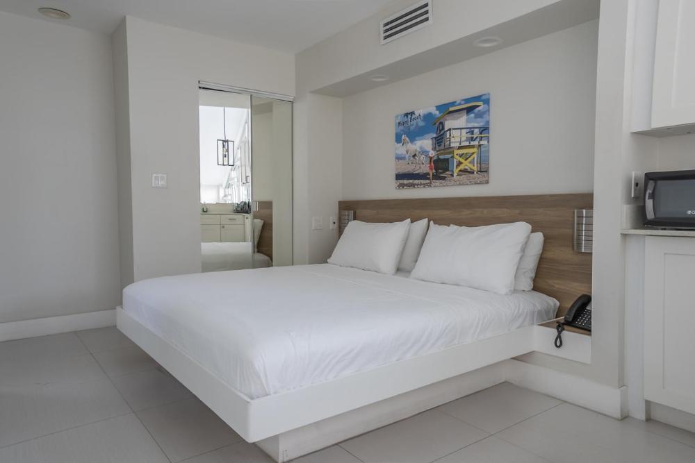 Deluxe Suite interior